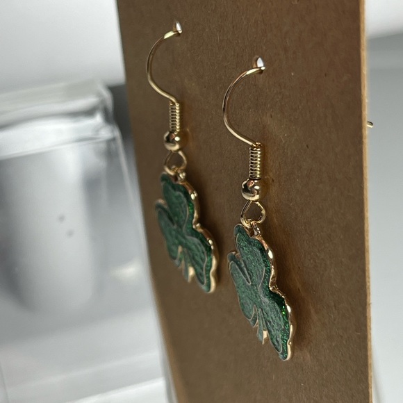 ☘️ Shamrock Earrings | New! - Picture 5 of 6